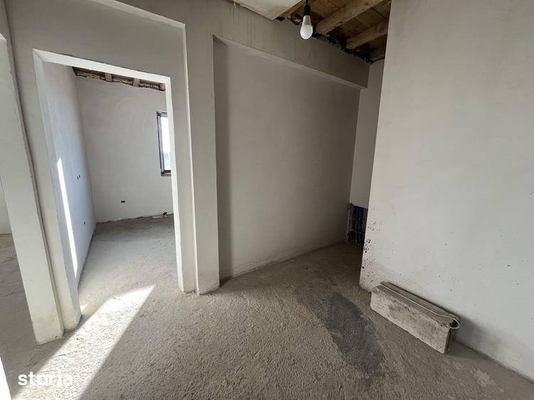 Casă cu 4 camere cu Teren 250 Mp în Vânători