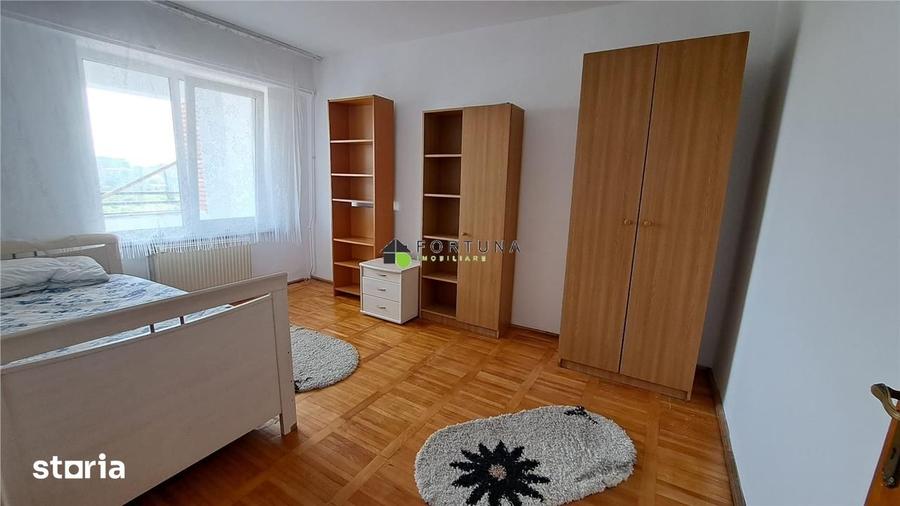 Apartament cu 4 camere în Centrul Civic