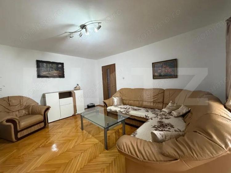 Apartament cu 3 camere decomandat în Girocului