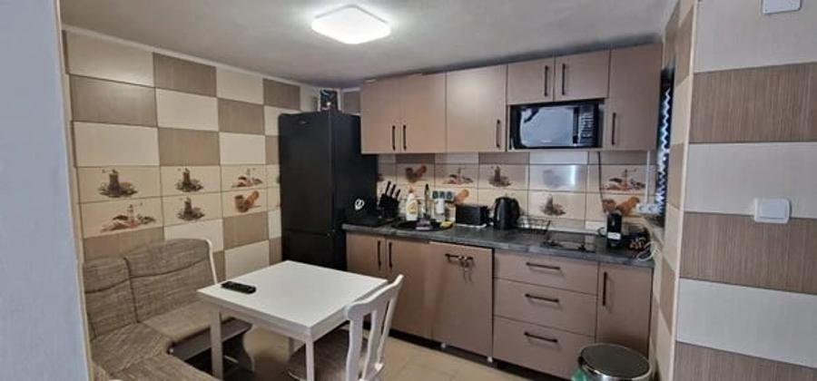 Casă cu Teren 1278 Mp în Buzoești