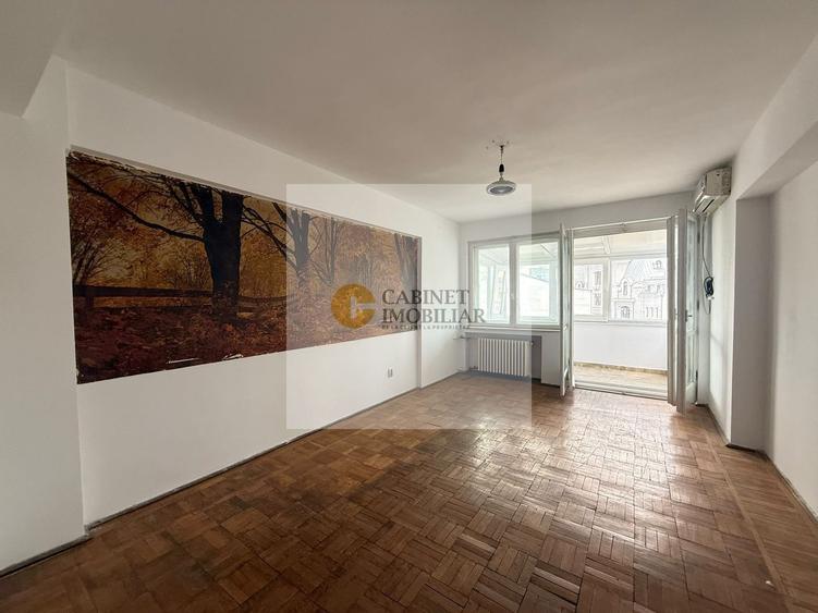 Apartament cu 3 camere decomandat în Cișmigiu