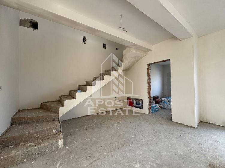 Casă cu 4 camere cu Teren 290 Mp în Urseni