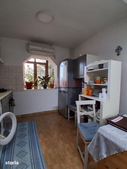 Apartament cu 2 camere decomandat în Văcăresti