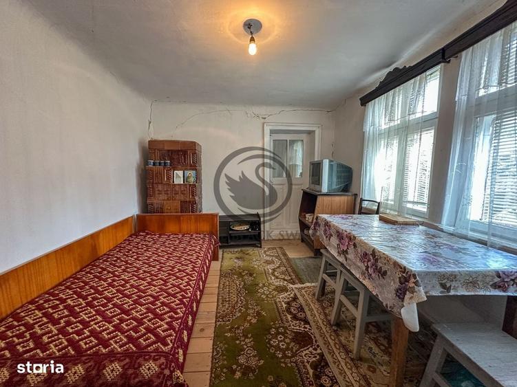 Casă cu 4 camere cu Teren 3808 Mp în Șirna