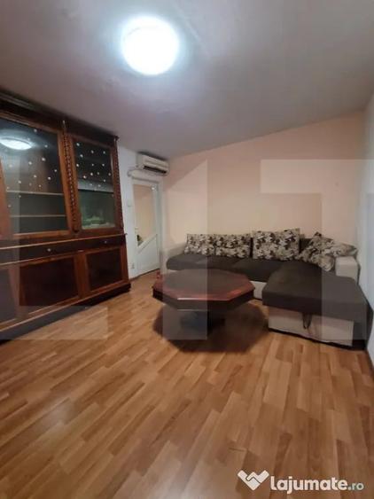 Apartament cu 3 camere semidecomandat în Central