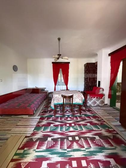 Casă individuală cu 3 camere cu Teren 1687 Mp în Exterior Vest
