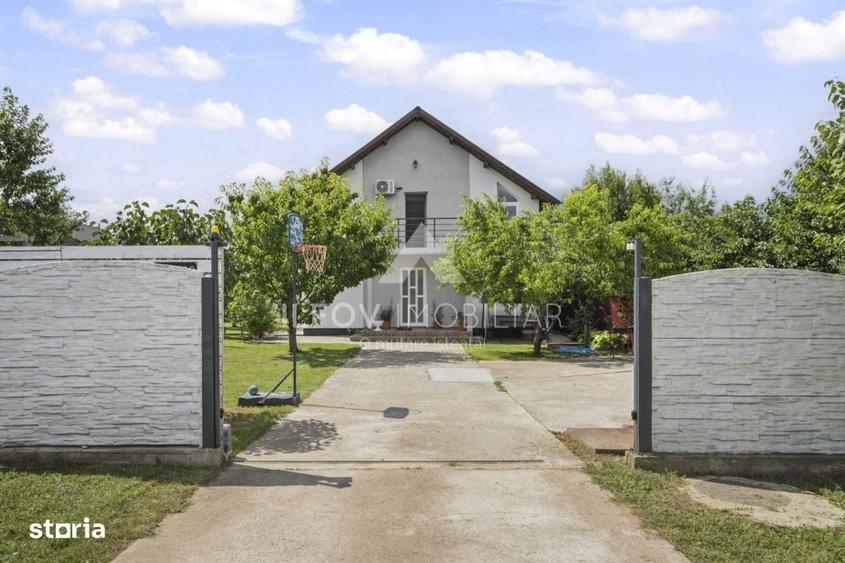 Casă cu 4 camere decomandat în Domnești