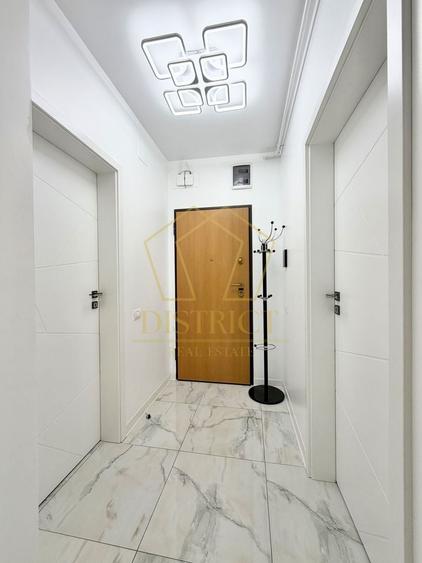 Apartament cu 3 camere semidecomandat, mobilat în Torontalului
