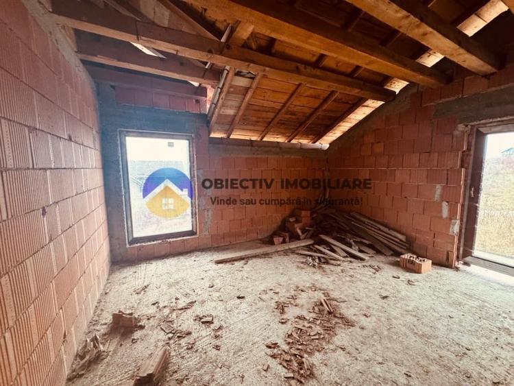 Vila la rosu  + teren 500 mp de vânzare – Zona Fermelor - 11