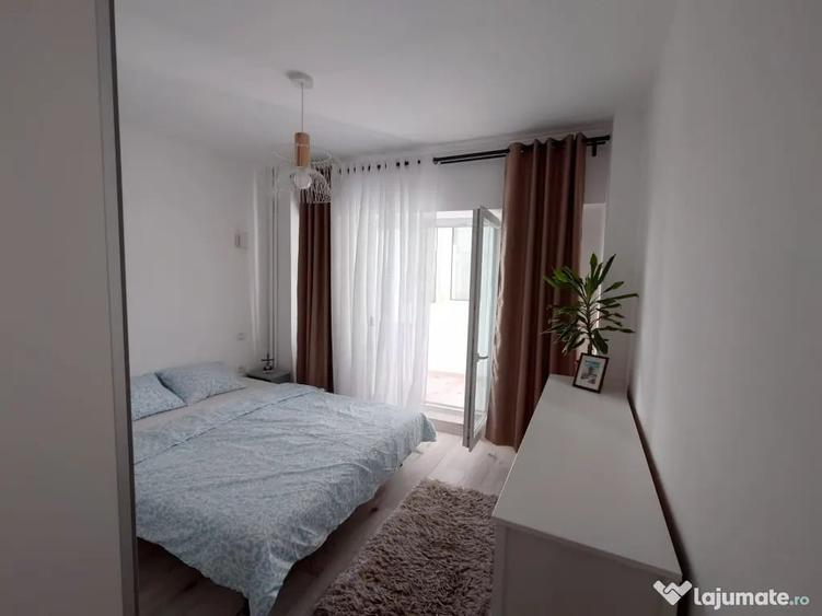 Apartament cu 2 camere semidecomandat în Podgoria
