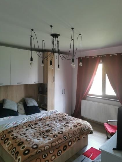 Casă individuală cu 4 camere cu Garaj în Dârza
