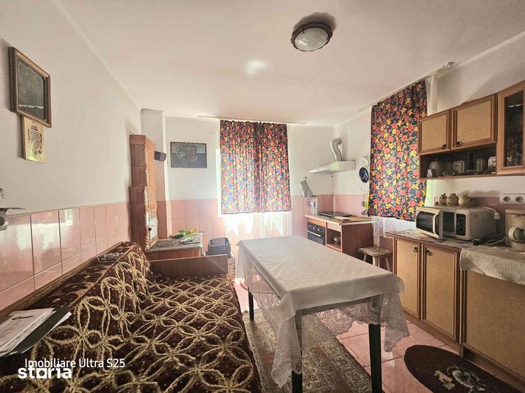 Casă cu 3 camere cu Teren 2078 Mp în Romanu
