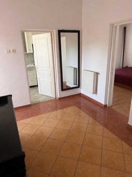 Casă individuală cu 6 camere cu Canalizare în Giulești