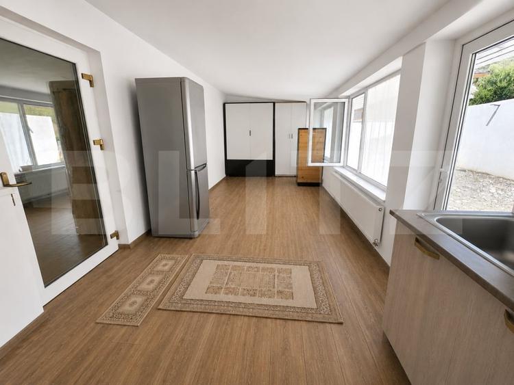 Casă individuală cu 4 camere cu Teren 1458 Mp în Pucioasa