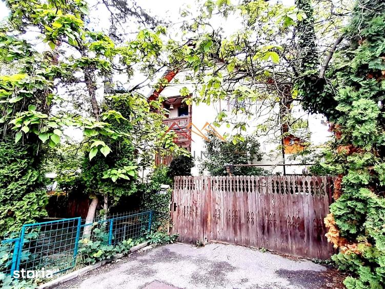 Casă cu 5 camere cu Teren 192 Mp în Sud