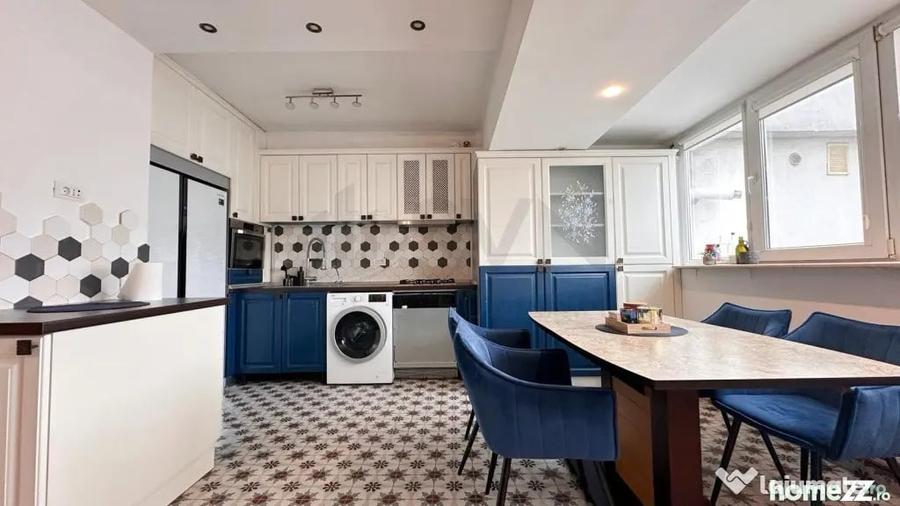 Apartament cu 3 camere semidecomandat în Victoriei