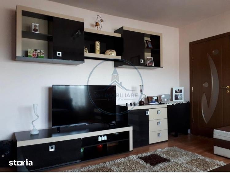 Apartament cu 3 camere, mobilat în Calea Moldovei