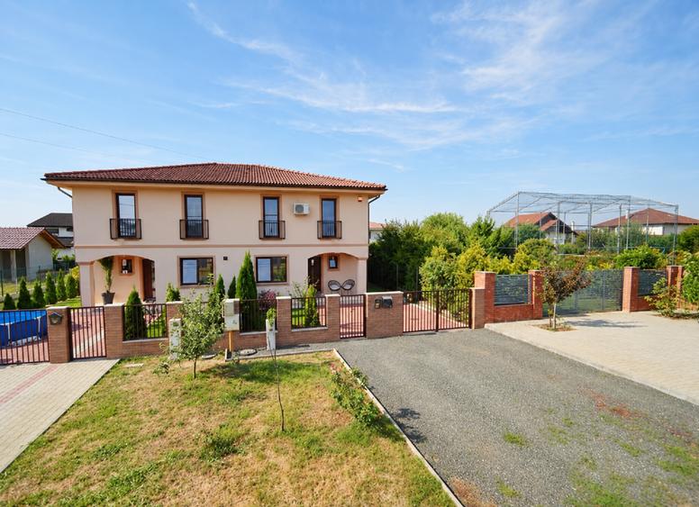 Duplex cu 4 camere cu Canalizare în Dumbrăvița