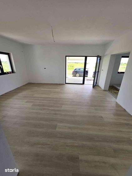 Casă cu 3 camere cu Teren 600 Mp în Păulești