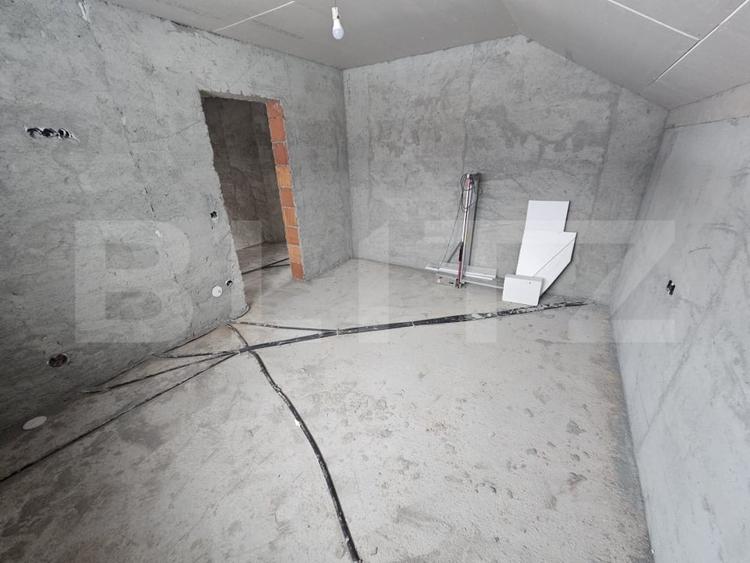 Casă individuală cu 4 camere cu Teren 500 Mp în Jelna