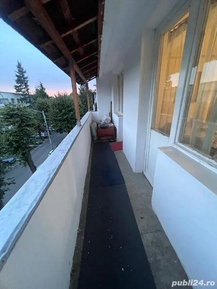 Apartament cu 4 camere nedecomandat în Urziceni