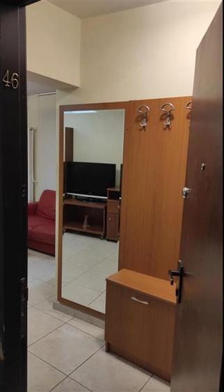 Apartament cu 3 camere semidecomandat în Calea Victoriei