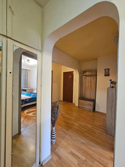 Apartament cu 3 camere decomandat în Dorobanți