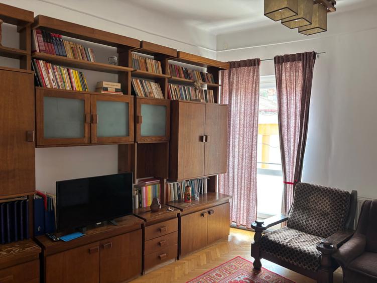 Apartament cu 2 camere semidecomandat în Armeneasca