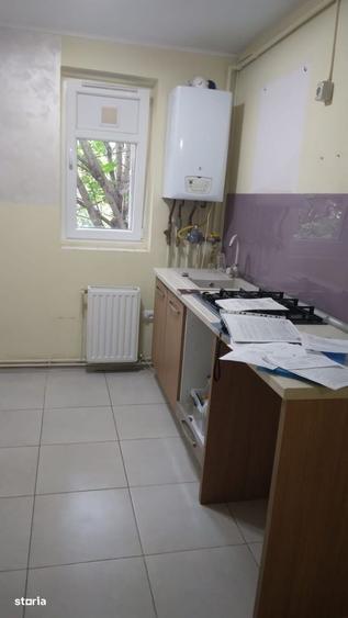 Apartament cu 3 camere în Vitan