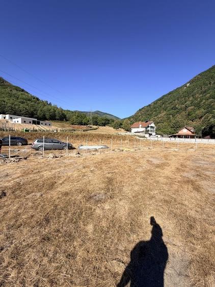 Teren de 1000 mp, în Râu de Mori