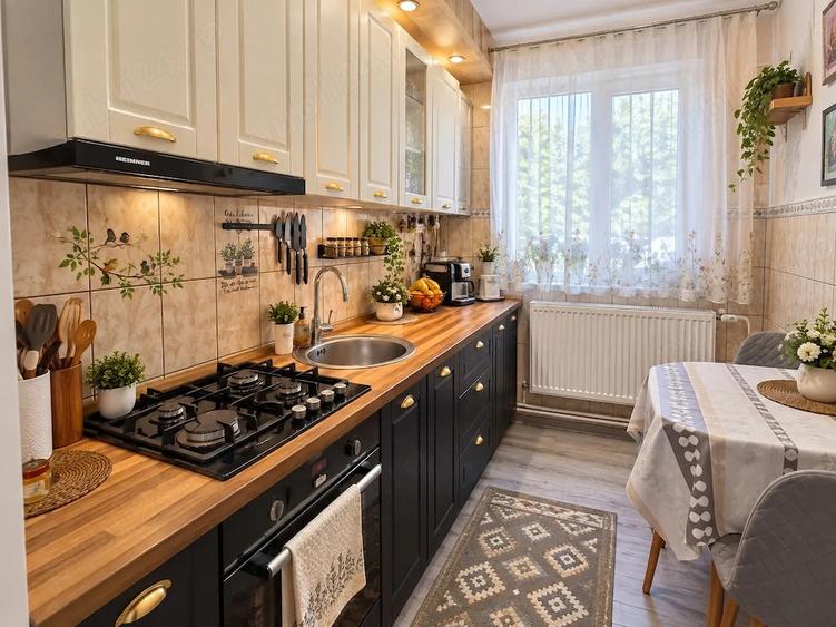 Apartament cu 2 camere decomandat în Central