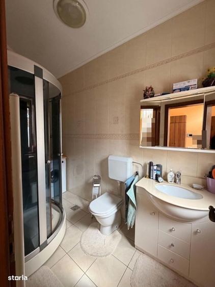 Casă cu 3 camere cu Teren 385 Mp în Central