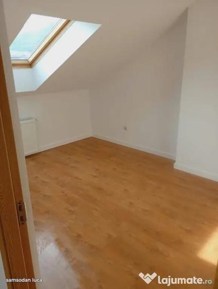 Apartament cu 3 camere semidecomandat în Florești