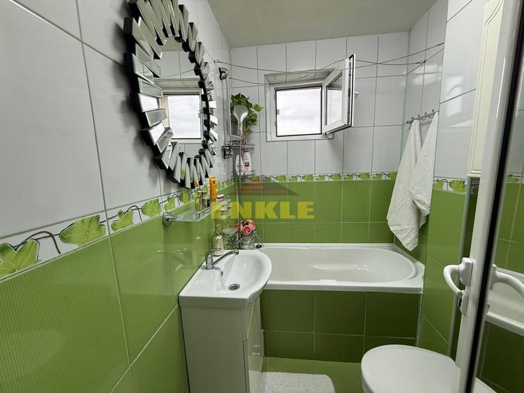 Apartament cu 2 camere decomandat în Central