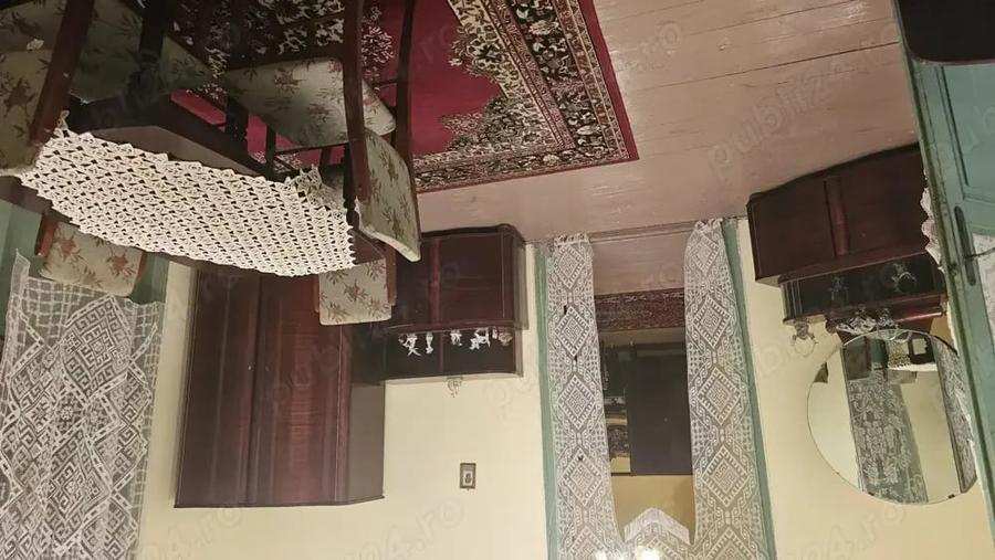 Casă cu 6 camere cu Teren 4000 Mp în Vrani