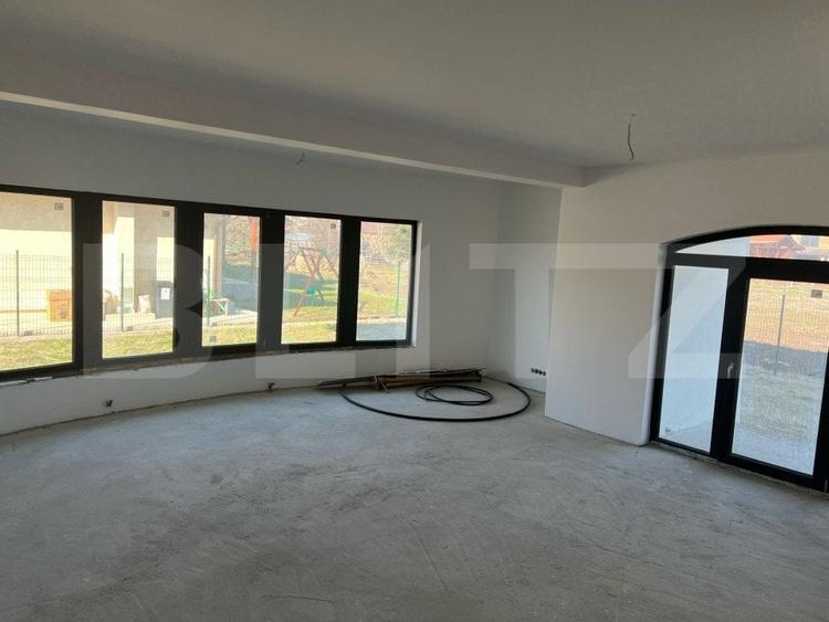 Casă cu 4 camere cu Teren 700 Mp în Sângeorgiu de Mureș