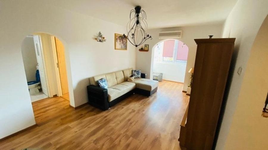 Apartament cu 2 camere decomandat, mobilat în Titan