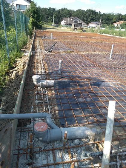 Teren de 6500 mp, în Petrești