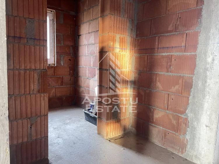 Casa individuala la rosu, teren 700mp, Giarmata - 15