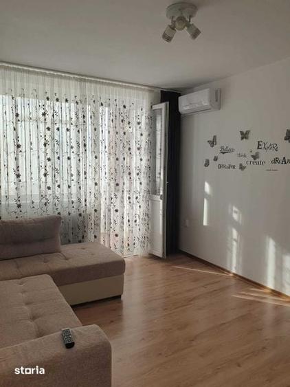 Apartament cu 2 camere semidecomandat în Craiovei