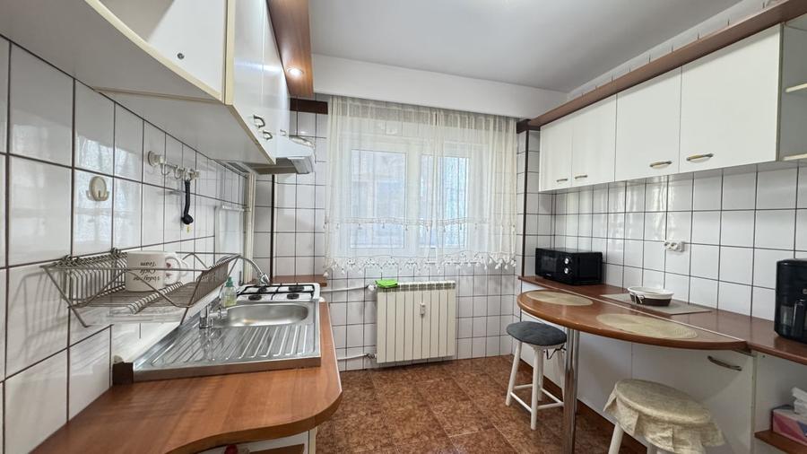 Apartament cu 2 camere semidecomandat, mobilat în Moșilor