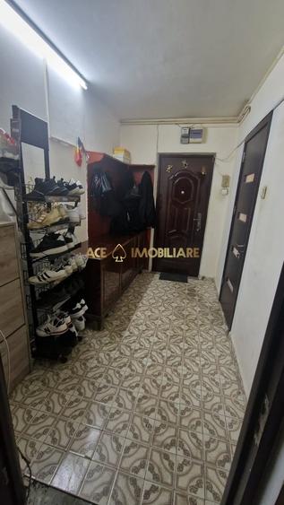 Apartament cu 3 camere decomandat, mobilat în Titan