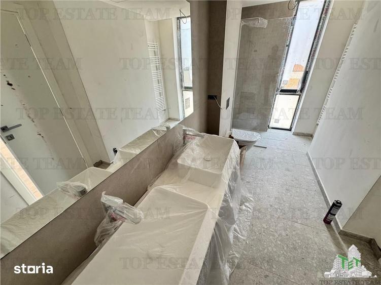 Vila de vanzare in Pipera, Nordul Bucurestiului | Curte privata, teras - 12