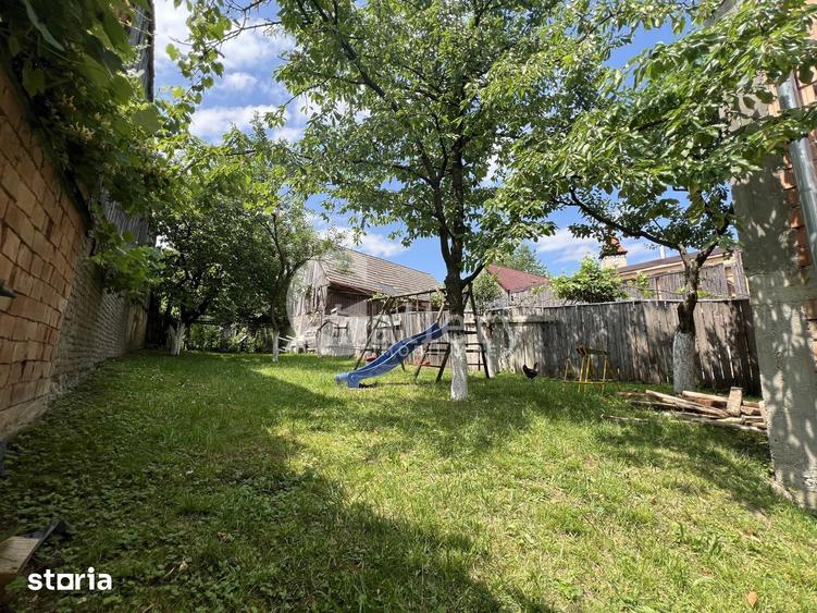 Casă cu 6 camere cu Teren 374 Mp în Central