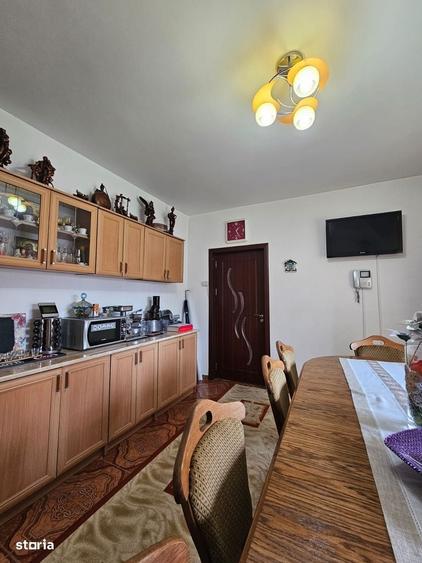 Casă cu 4 camere cu Teren 800 Mp în Central