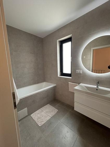 Casă cu 3 camere cu Teren 132 Mp în Sânpetru