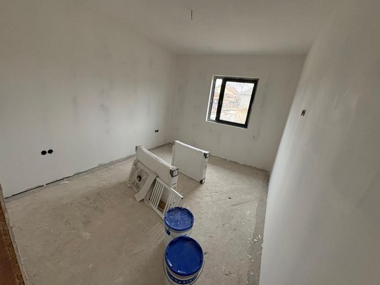 Casă individuală cu 4 camere cu Teren 300 Mp în Șintereag