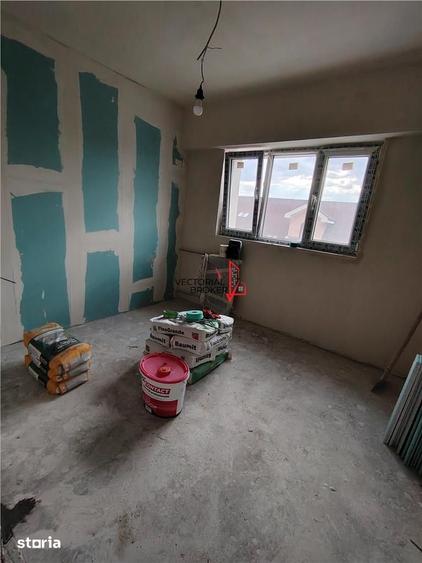 Apartament cu 4 camere decomandat în Obor