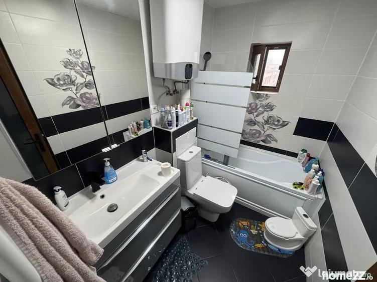 Apartament cu 3 camere decomandat în CET