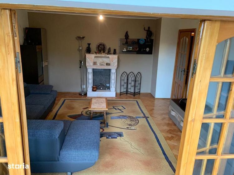 Apartament cu 3 camere decomandat în Lunei